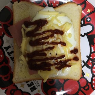 食パンで☆ベーコンエッグのチーズトースト☆
